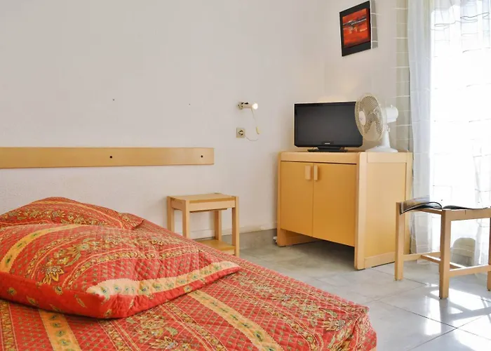 Lv360-307 Vue 4 Couchages * Le Lavandou